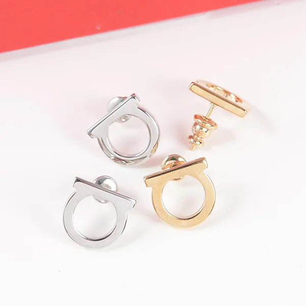 フェラガモ ガンチーニピアス コピー 760119