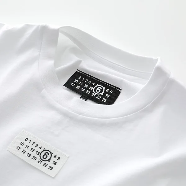エムエムシックス Tシャツ 偽物 S52GC0327 S24312 ナンバリング ロゴT S24312