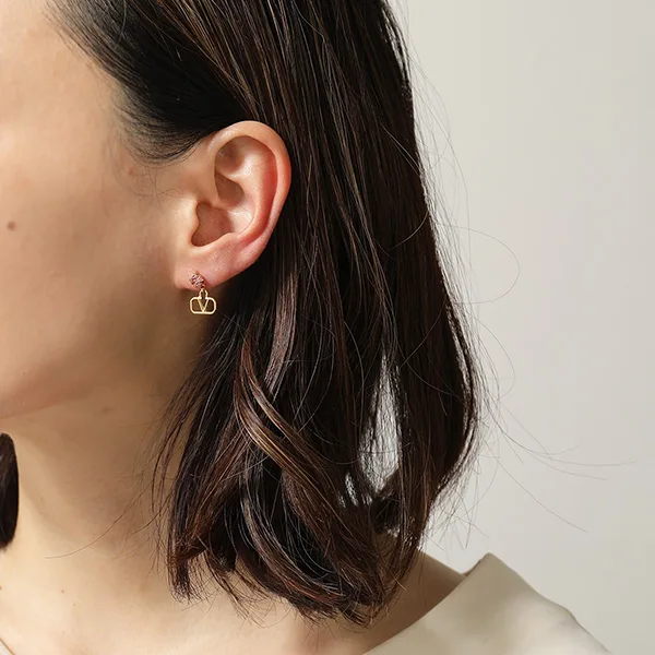 ヴァレンティノ ピアス 偽物 J0H29YCW Vロゴ クリスタル