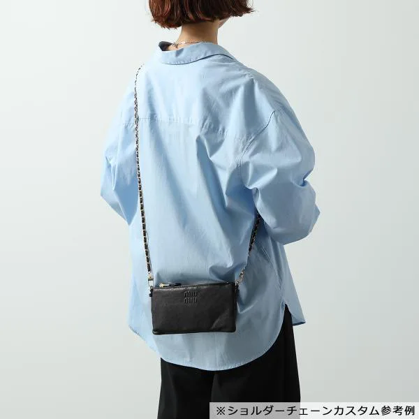 超話題!ミュウミュウ ショルダーバッグ コピー 5NI007 AEFX ロゴ クラッチ