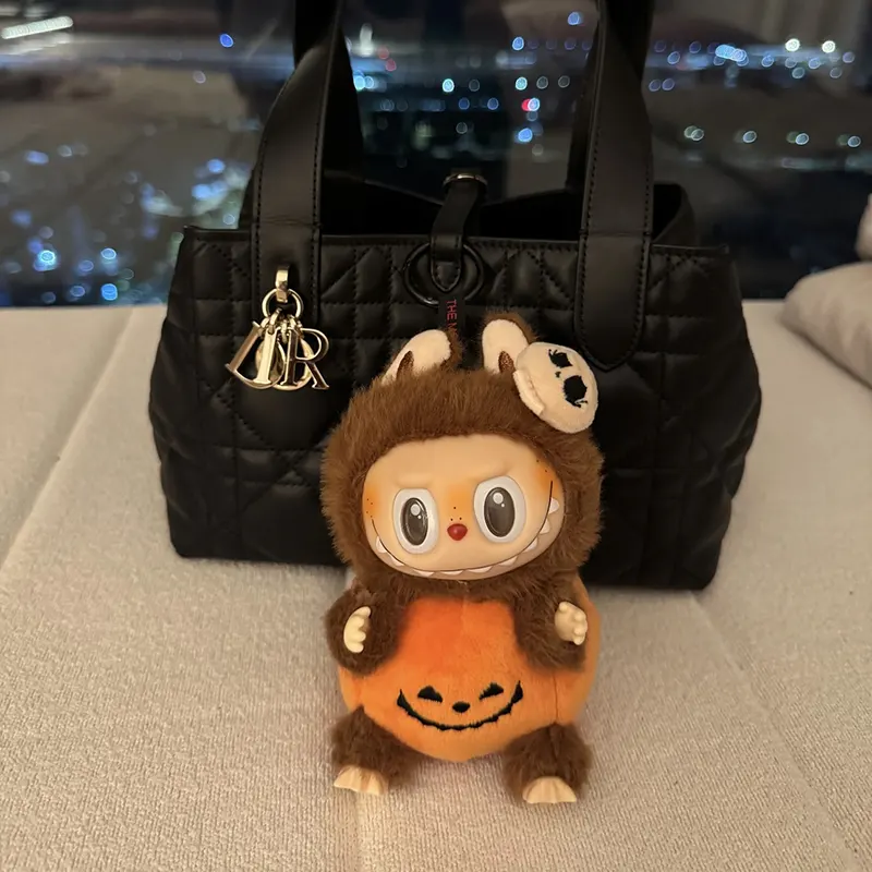 【使い勝手抜群】ポップマート コピー LABUBU x PRONOUNCE-BE FANCY NOW 限定 lav00806