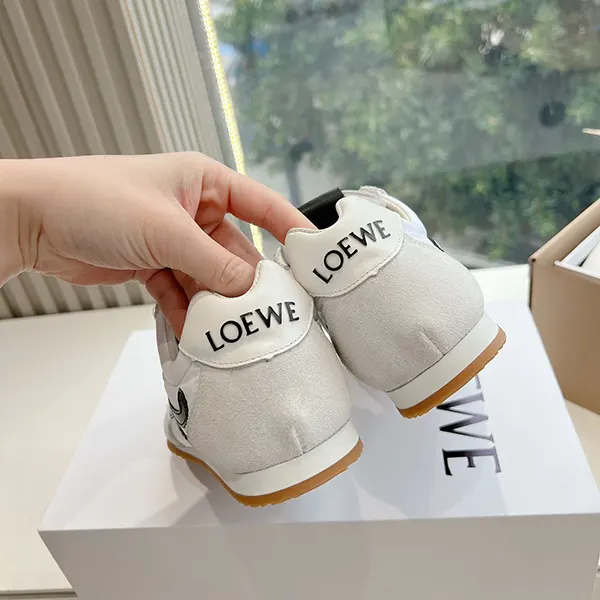 激安価格!ロエベ 偽物 バレエランナー 2.0 ナイロン&カーフ loi36546