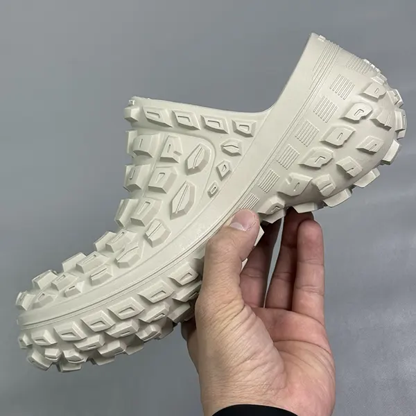 プレゼント最適 バレンシアガ DEFENDER CLOG ディフェンダー サンダル bai92678