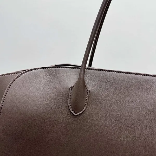素敵な ザ・ロウ トートバッグ 偽物 Marlo leather tote zah99930