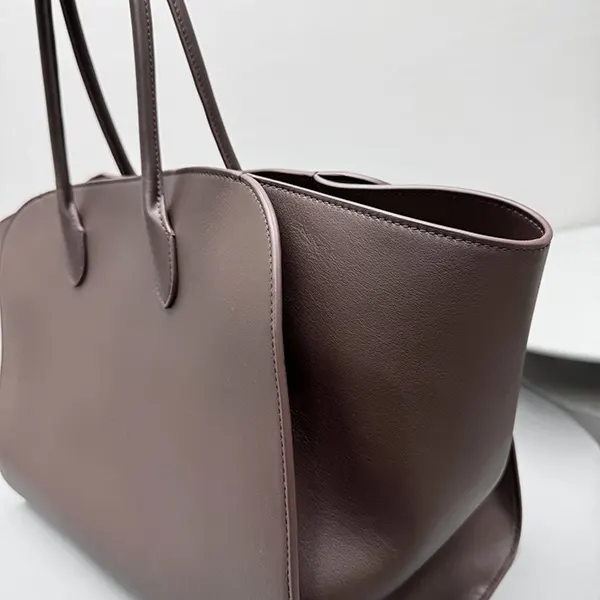 素敵な ザ・ロウ トートバッグ 偽物 Marlo leather tote zah99930