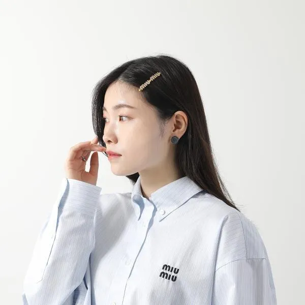 ミュウミュウ ヘアピン 偽物 エナメルメタル ロゴ 5IF146