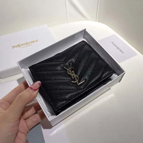 超話題!サンローラン☆待望の3つ折りミニ財布 偽物 Sac54529