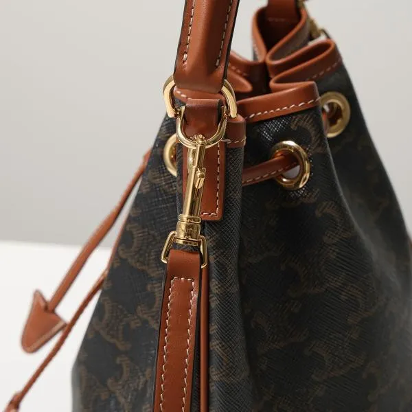 大人気!セリーヌ ハンドバッグ コピー Teen Bucket Clara 121672CAS