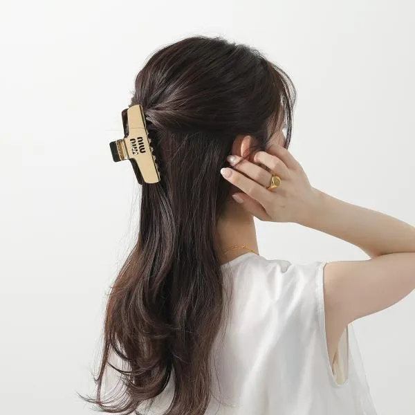超人気☆ミュウミュウ ヘアクリップ スーパーコピー ロゴ 5IF218 2DTU
