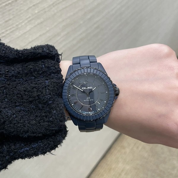 ネイビーブルーがクール シャネル J12 コピー BLEU キャリバー 12.1 38mm H9632