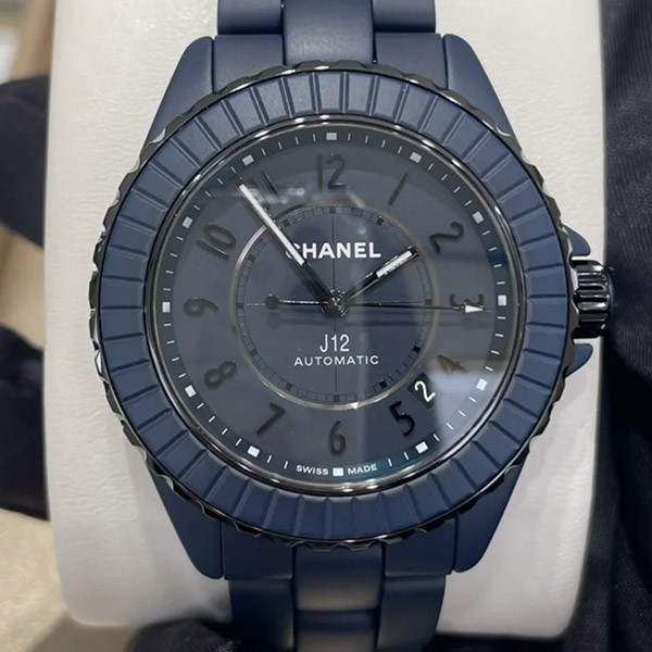 ネイビーブルーがクール シャネル J12 コピー BLEU キャリバー 12.1 38mm H9632