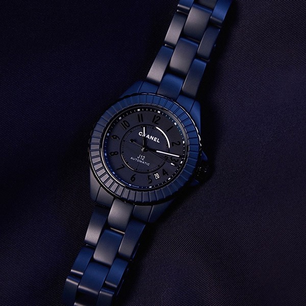 ネイビーブルーがクール シャネル J12 コピー BLEU キャリバー 12.1 38mm H9632