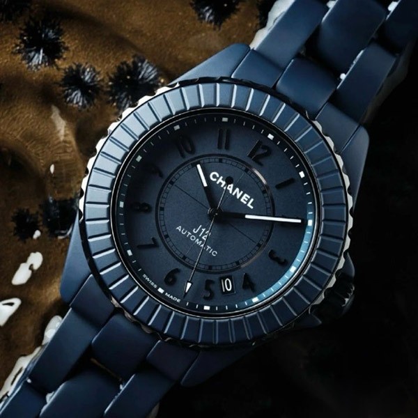 ネイビーブルーがクール シャネル J12 コピー BLEU キャリバー 12.1 38mm H9632
