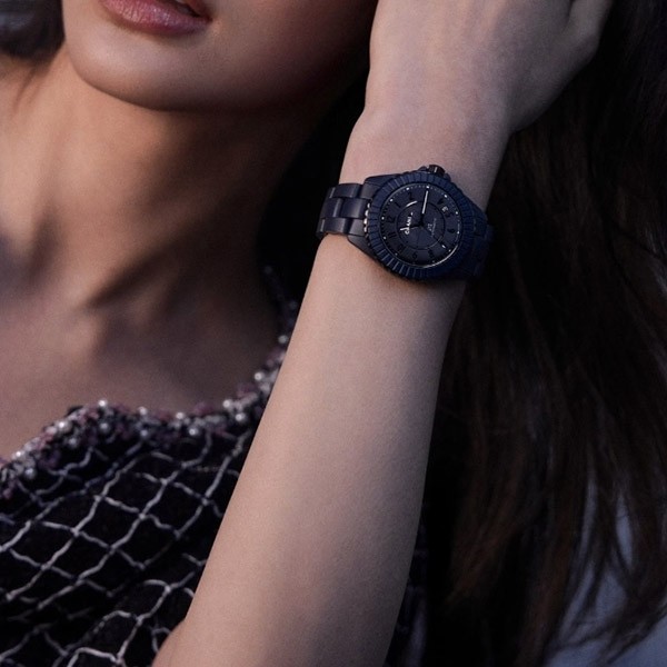 ネイビーブルーがクール シャネル J12 コピー BLEU キャリバー 12.1 38mm H9632