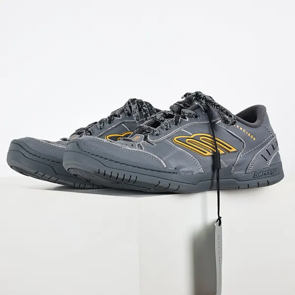 お洒落 バレンシアガ グレー イエロー Hamptons Worn-out スニーカー 激安 bau14162