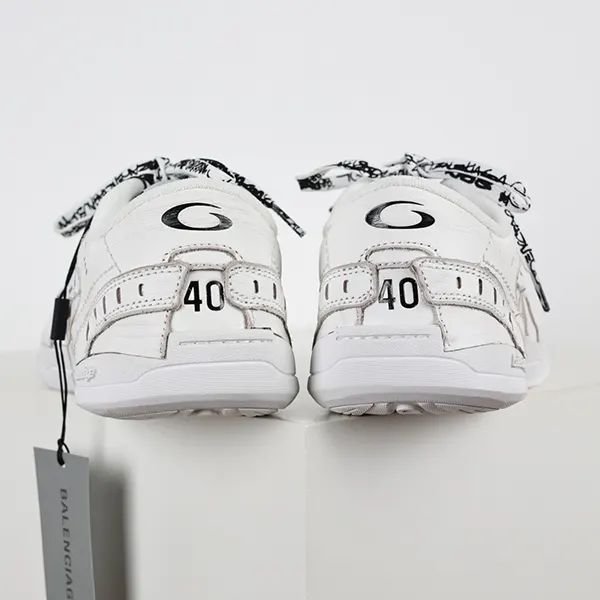 バレンシアガ Hamptons ミディアム コピー Worn-out スニーカー bam74569