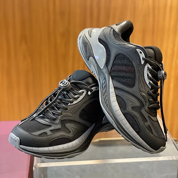 最新でオシャレ グッチ 2.0 メンズ スニーカー コピー gut36226