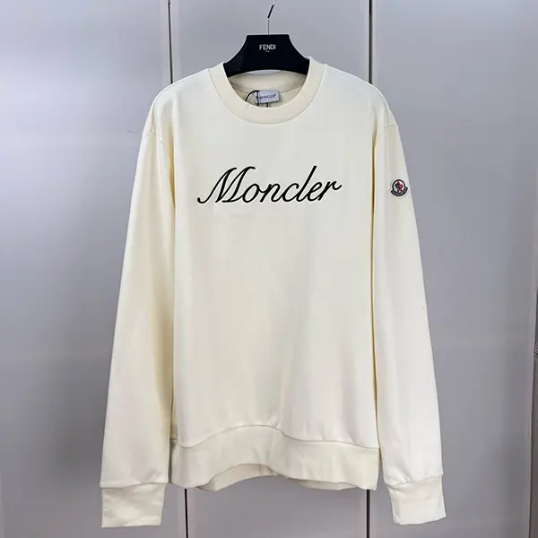 ブティック♪ モンクレール 刺繍ロゴ コットン スウェットシャツ mob50675