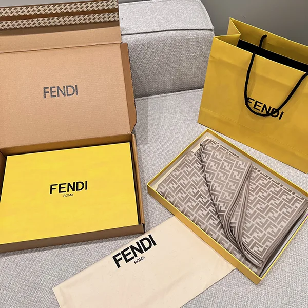 フェンディ 偽物 FFモチーフ ウール & シルク製 ポンチョ FXX782AQ8GF0Q