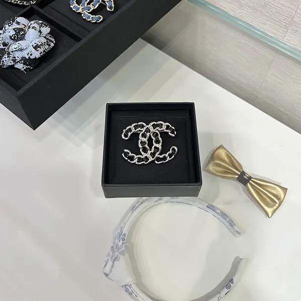 高品質 シャネル CCロゴ ブローチ n級品 shu27522