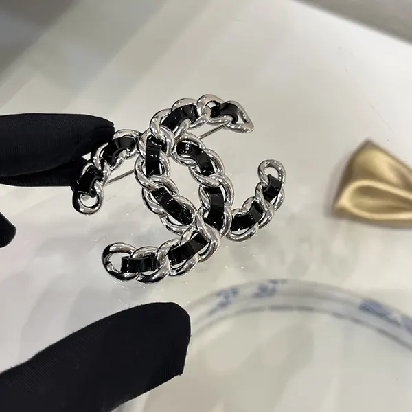 高品質 シャネル CCロゴ ブローチ n級品 shu27522