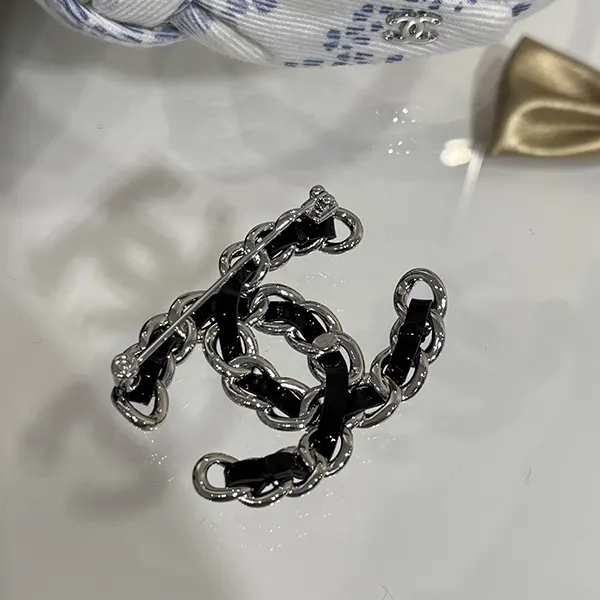 高品質 シャネル CCロゴ ブローチ n級品 shu27522