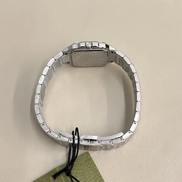 n級品 おすすめ グッチ Gフラット 24mm 時計 YA166501