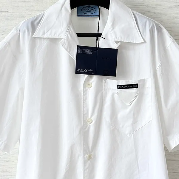 最新でオシャレ プラダ Re-Nylon 半袖シャツ 偽物 puw41250