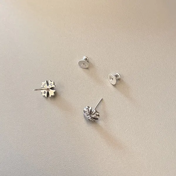 稀少 クロムハーツ CHプラススタッド ピアス Kuj50805