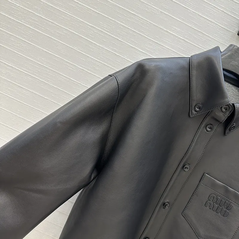 激安価格!ミュウミュウ プロンジェ ナッパ レザー シャツ miu445184
