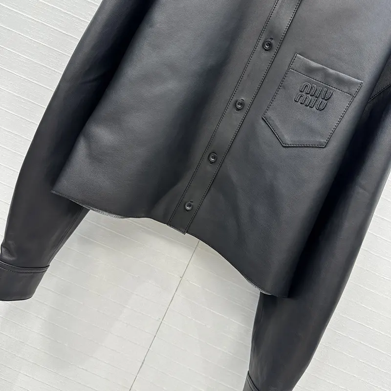 激安価格!ミュウミュウ プロンジェ ナッパ レザー シャツ miu445184