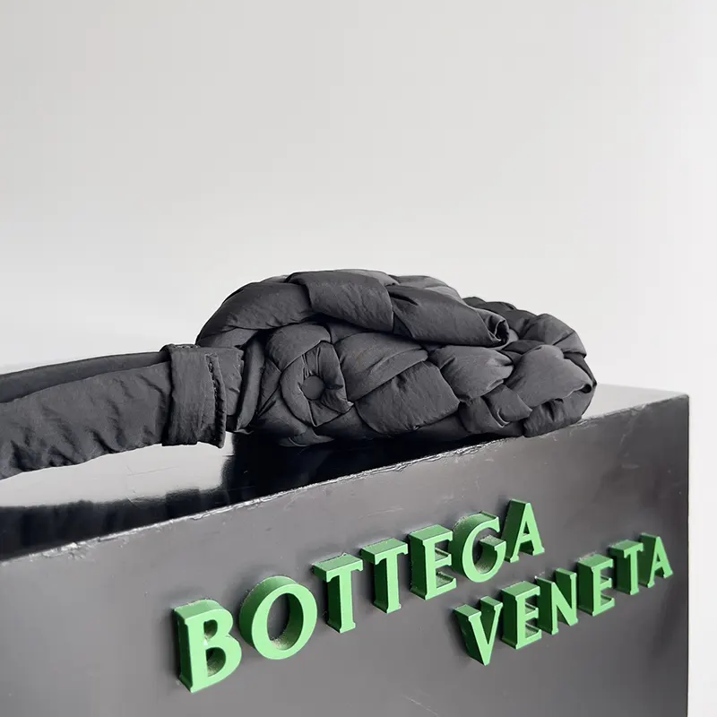 【使い勝手抜群】ボッテガヴェネタスモール ランプル メッセンジャー バッグ コピー商品 boh44838