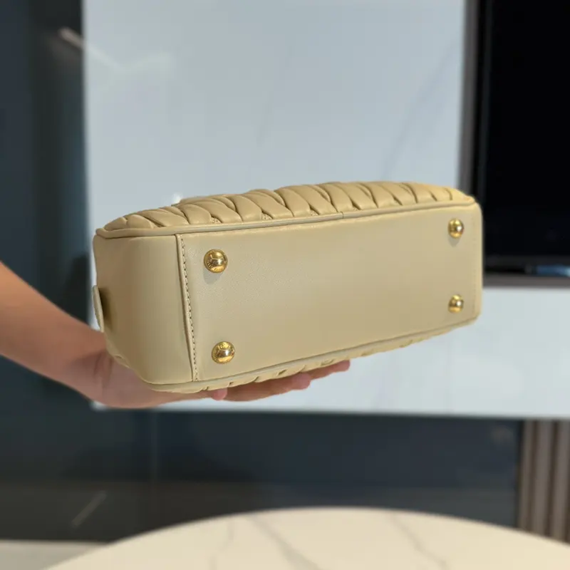 おすすめミュウミュウ アルカディ マテラッセ トートバッグ コピー商品 myv64512