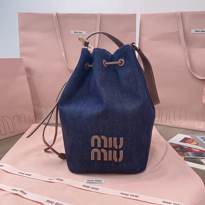 ギフトに最適ミュウミュウ デニムロゴショルダーバッグ パロディ myk51082