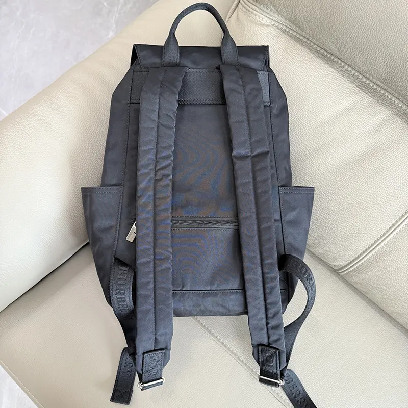 高級ブランド バーバリー オークニー フラップバックパック n級品 Bam77837