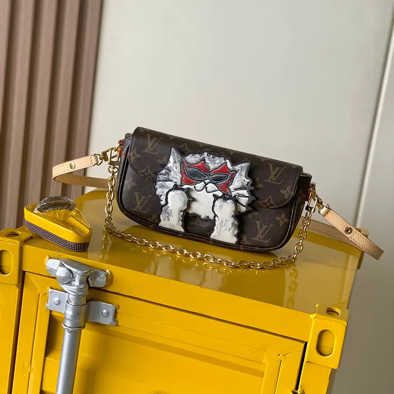 【遊び心溢れる♪猫】ルイヴィトン ショルダーバッグ ポシェット コピー商品 M15148
