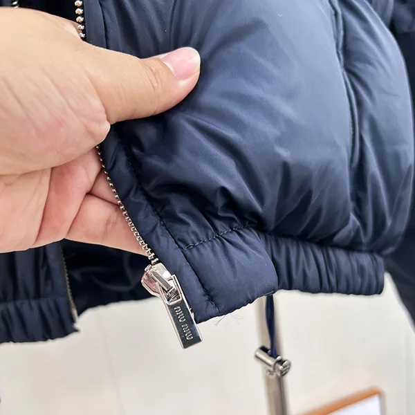 ミュウミュウ ダウンジャケット 偽物・コート Technical ponge down jacket ML1309