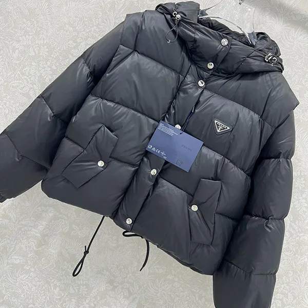 セール新作 プラダ◆Re-Nylon ダウンジャケット パチモン ジレ 2Way puv35961