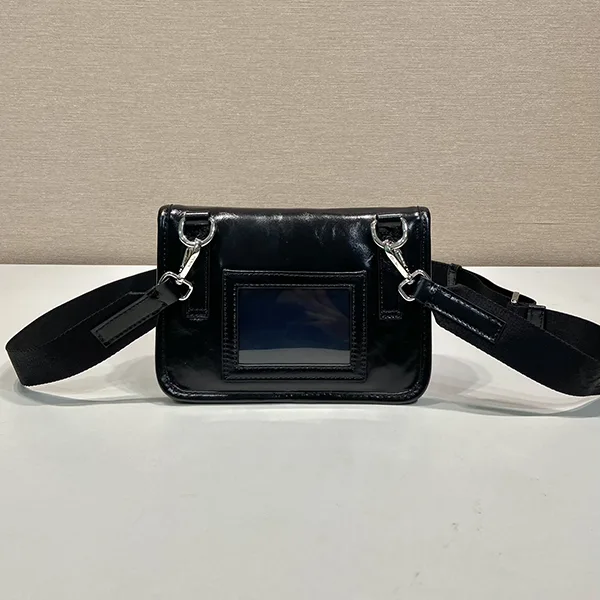 注目★プラダ ソフトルックスレザー スマートフォンケース コピー 2ZH108