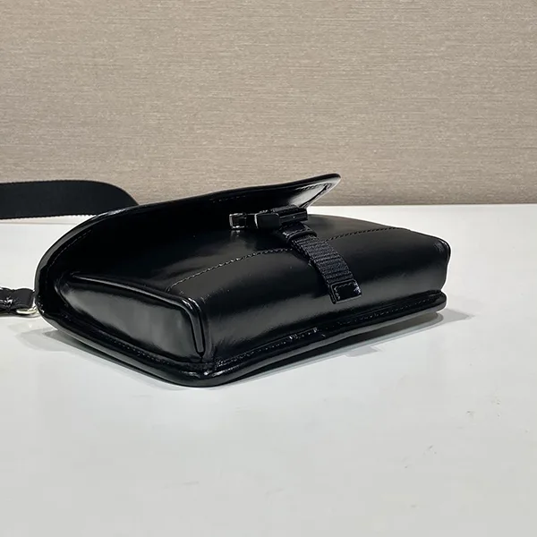 注目★プラダ ソフトルックスレザー スマートフォンケース コピー 2ZH108