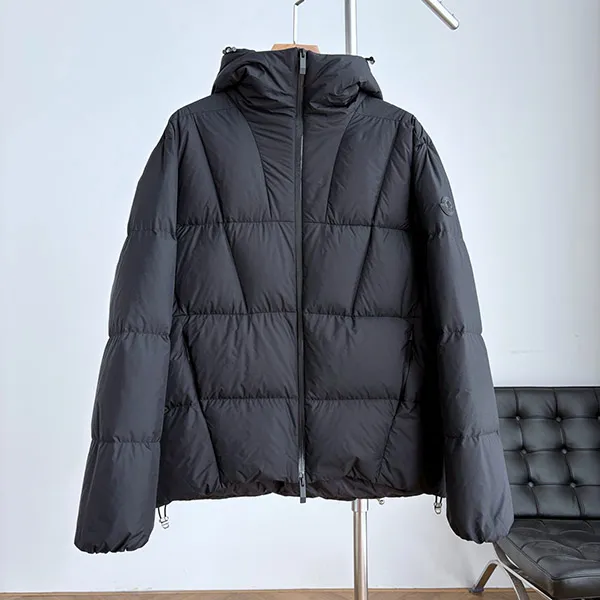 2025/26秋冬新作 モンクレール フード付きダウンジャケット 偽物 FUSAIN mon67160