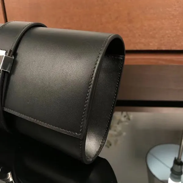 エルメス スーパーコピー ポシェットメドール クラッチバッグ レザー ブラック erz96585