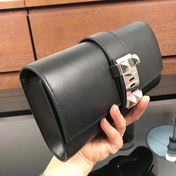 エルメス スーパーコピー ポシェットメドール クラッチバッグ レザー ブラック erz96585