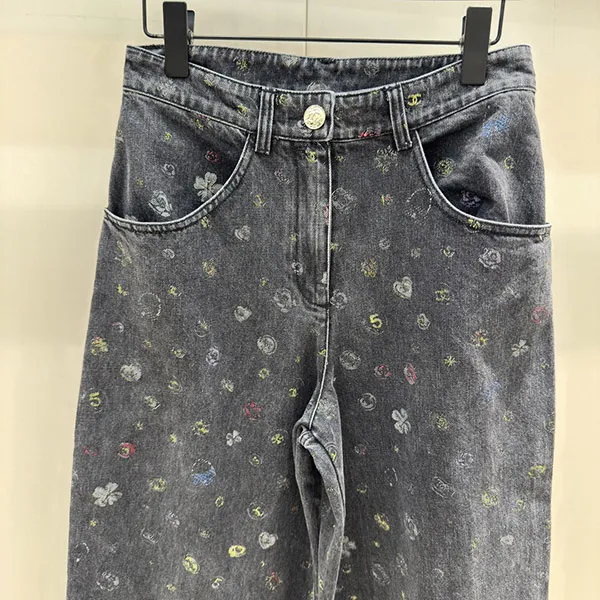 シャネル コピー フラワー×アイコン柄 ワイドデニムパンツ shq56808