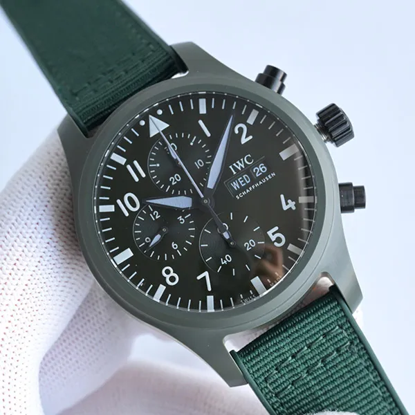 IWC スーパーコピー パイロット ウォッチ クロノグラフ トップガン “ウッドランド” IW389106