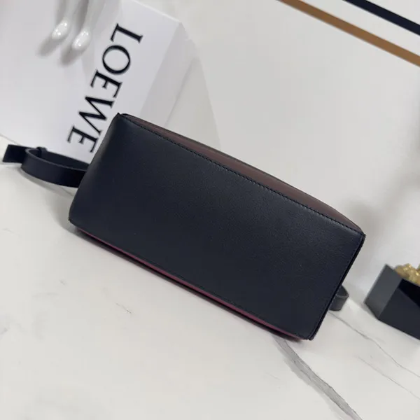 ロエベ ショルダーバッグ スーパーコピー パズル ナパカーフスキン ロゴ A510S2