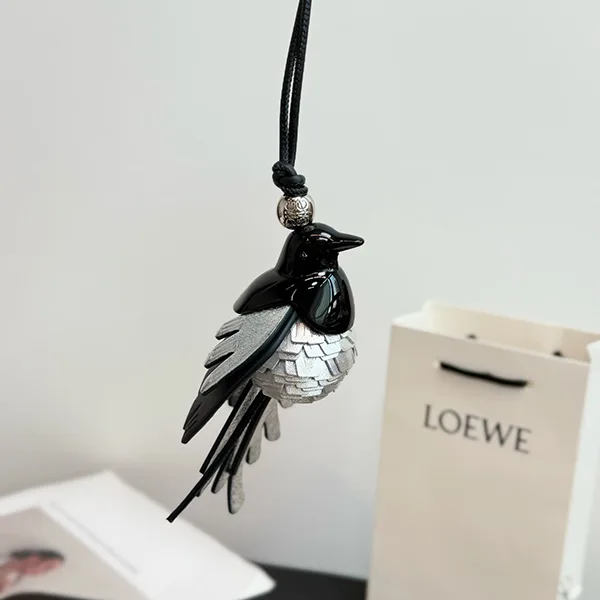 ロエベ パチモン Magpie Charm in Classic キーチャーム C621232XOA