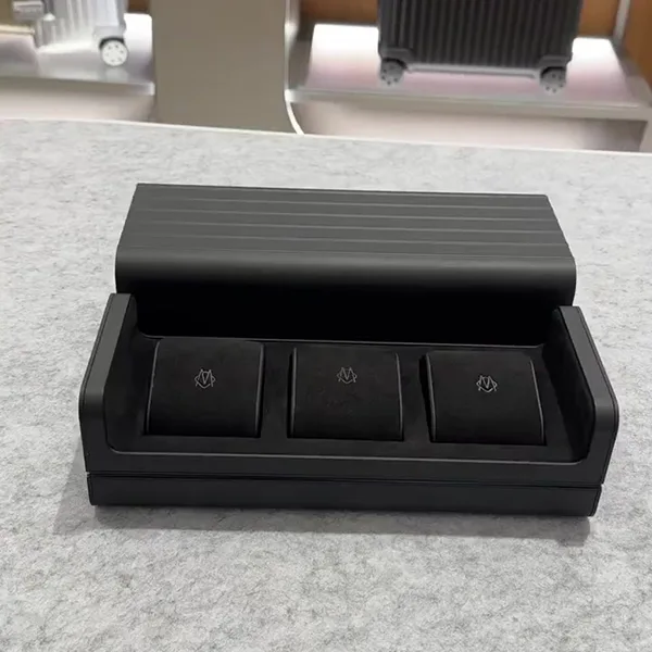 希少 リモワ☆ウォッチケース 偽物ロゴ シンプル 3点収納可能◎ riy34938