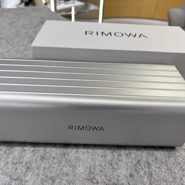 希少 リモワ☆ウォッチケース 偽物ロゴ シンプル 3点収納可能◎ riy34938