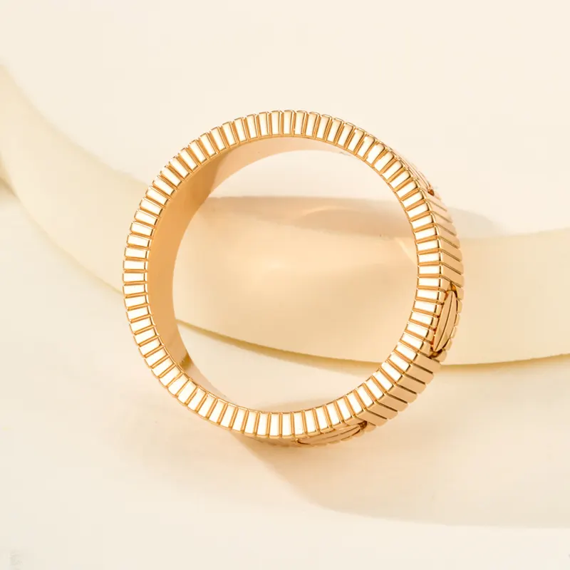 一目惚れ♪カルティエ n級品 LOVE ウェディング リング 18K 金 2色展開 kad00902